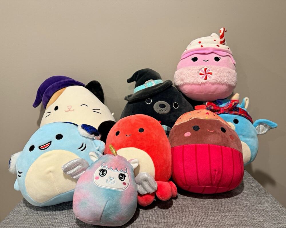 Mixed Lot Small Plush Stuffed Animals Assorted Characters 6-14 in Ages 3-5